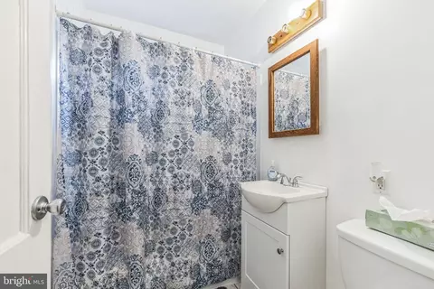 Bath - 71 Wade Ave, Lindenwold, NJ 08021 photo 1 of 1