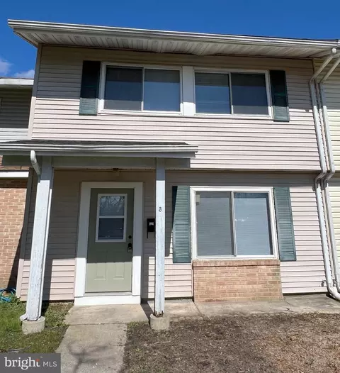 3 Memphis Ct, Sicklerville, NJ 08081