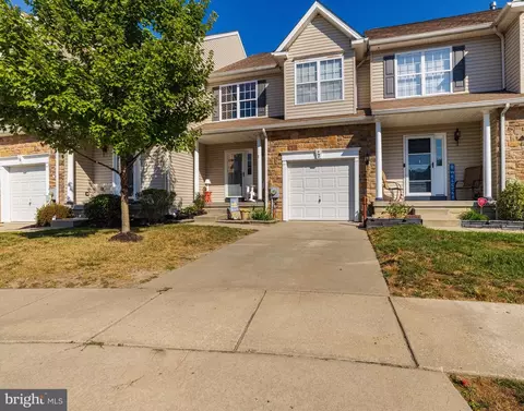 7 Wayne Ct, Blackwood, NJ 08012