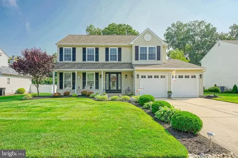 17 Firethorn Ln, Sicklerville, NJ 08081