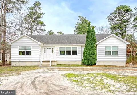 242 Pear Tree Ave, Berlin, NJ 08009