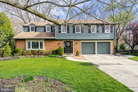 130 Barcroft Dr, Cherry Hill, NJ 08034