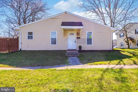 31 Magnolia Ct, Sicklerville, NJ 08081