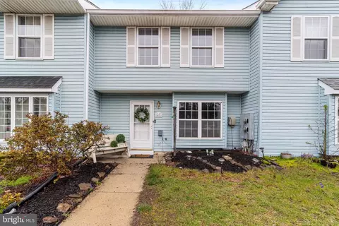 47 Grant Ln, Berlin, NJ 08009