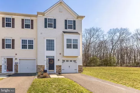 29 Iron Gate Rd, Sicklerville, NJ 08081