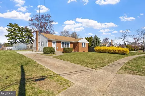 4 Meadow Lark, Stratford, NJ 08084