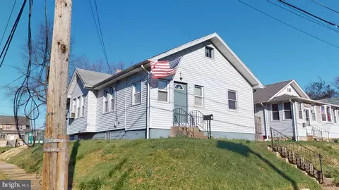 225 Laurel Ave, Oaklyn, NJ 08107