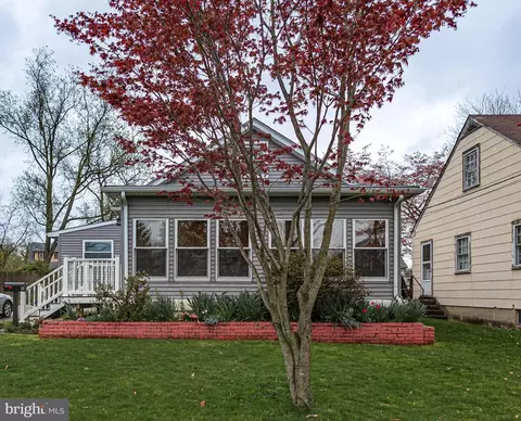 13 Ridgeway Ave, Oaklyn, NJ 08107