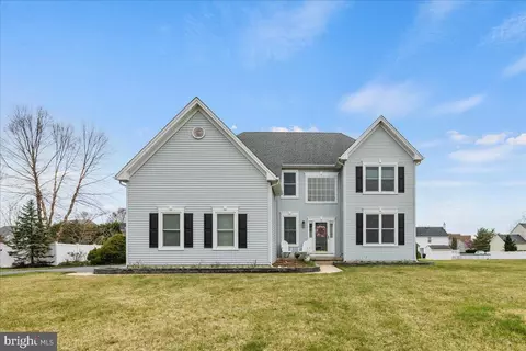 310 Johnny Boy Ln, Berlin, NJ 08009