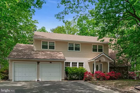 18 Hazelhurst Dr, Voorhees, NJ 08043