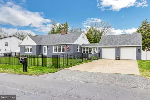241 Keystone Ave, Blackwood, NJ 08012