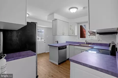 Kitchen - 441 7th Ave, Lindenwold, NJ 08021 photo 3 of 5