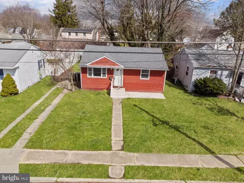 Exterior - 441 7th Ave, Lindenwold, NJ 08021 photo 5 of 6