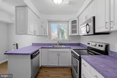 Kitchen - 441 7th Ave, Lindenwold, NJ 08021 photo 2 of 5