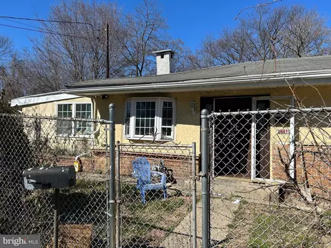 2841 Thompson St, Camden, NJ 08105