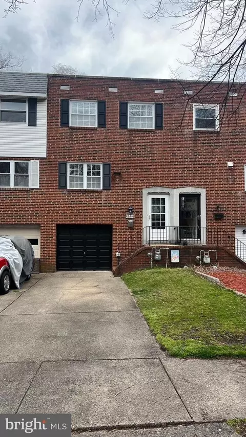 105 Laureba Ave, Stratford, NJ 08084