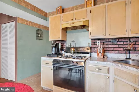 Kitchen - 604 Mason Run, Pine Hill, NJ 08021 photo 3 of 3
