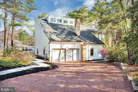 1 Brookwood Dr, Voorhees, NJ 08043