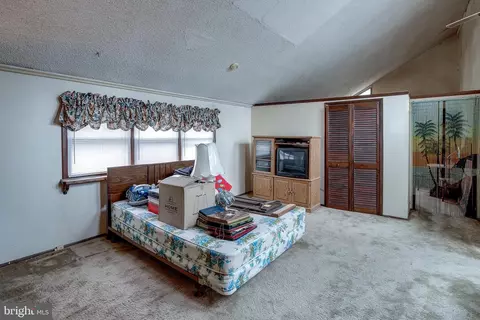 Living - 128 W Clearview Ave, Pine Hill, NJ 08021 photo 4 of 6