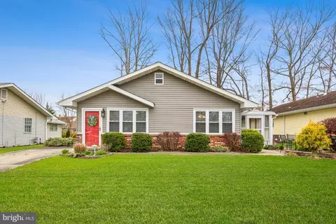 4 Poplar Ave, Hammonton, NJ 08037