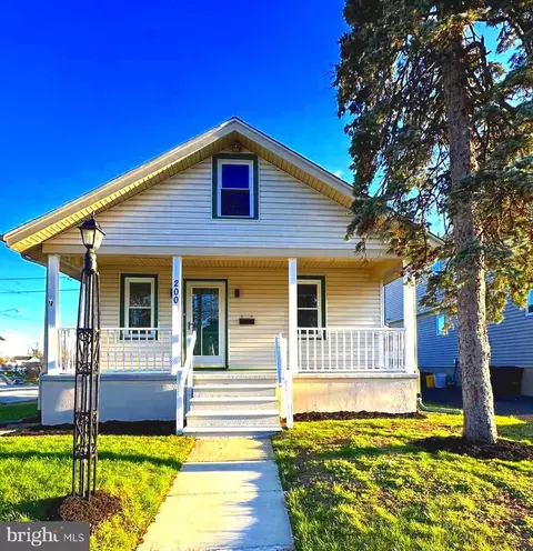 200 W 1st Ave, Runnemede, NJ 08078