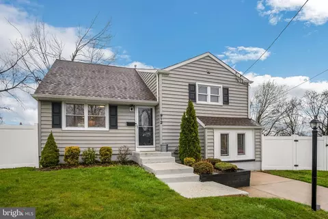 912 Hamilton Ct, Glendora, NJ 08029