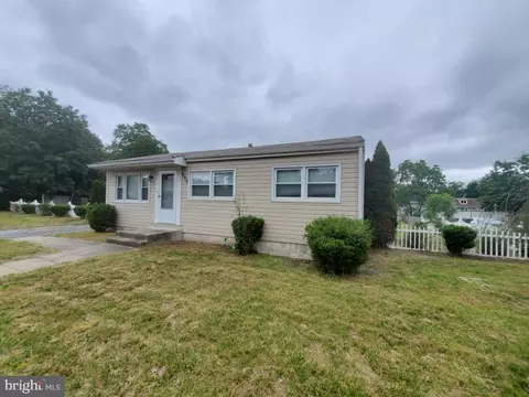 222 Cross Keys Rd, Berlin, NJ 08009