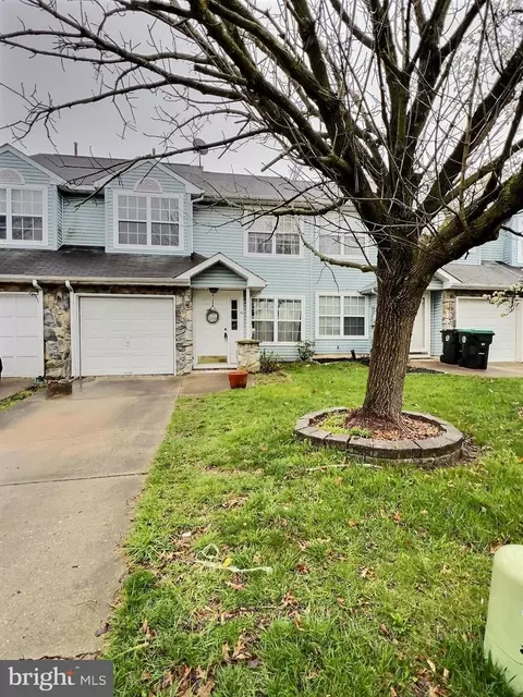 6 Park Side Dr, Sicklerville, NJ 08081
