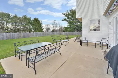 2 Westerly Dr, Sicklerville, NJ 08081