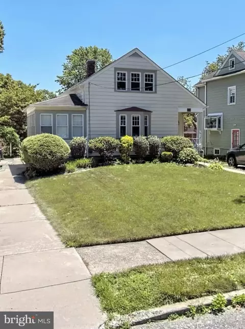 208 E Linden Ave, Westmont, NJ 08108
