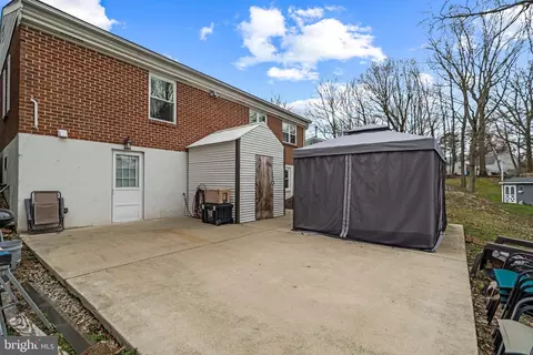 Exterior - 31 Windmill Dr, Clementon, NJ 08021 photo 6 of 7