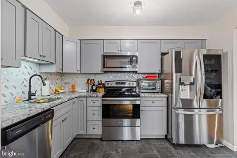 Kitchen - 31 Windmill Dr, Clementon, NJ 08021 photo 3 of 3