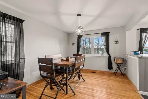 Dining - 31 Windmill Dr, Clementon, NJ 08021 photo 2 of 2