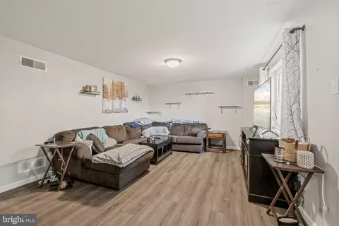 Living - 31 Windmill Dr, Clementon, NJ 08021 photo 3 of 4