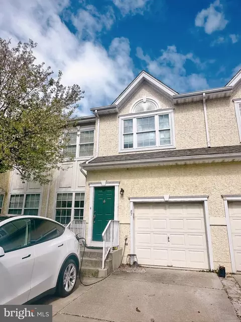 87 Versailles Blvd, Cherry Hill, NJ 08003