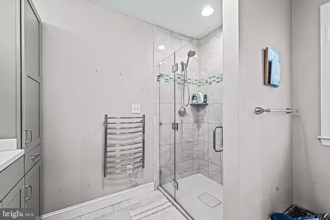 Bath - 658 E Greenman Rd, Haddonfield, NJ 08033 photo 3 of 5