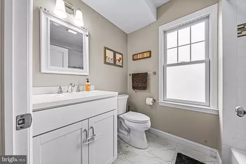 Bath - 658 E Greenman Rd, Haddonfield, NJ 08033 photo 4 of 5