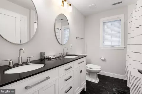 Bath - 49 Walnut St, Haddonfield, NJ 08033 photo 2 of 7