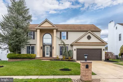 48 Graypebble Cir, Sicklerville, NJ 08081