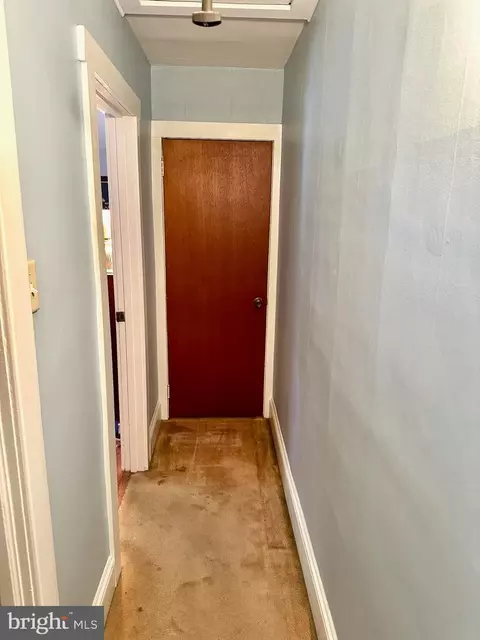 Entry Way - 19 Indian Spring Rd, Clementon, NJ 08021 photo 4 of 5