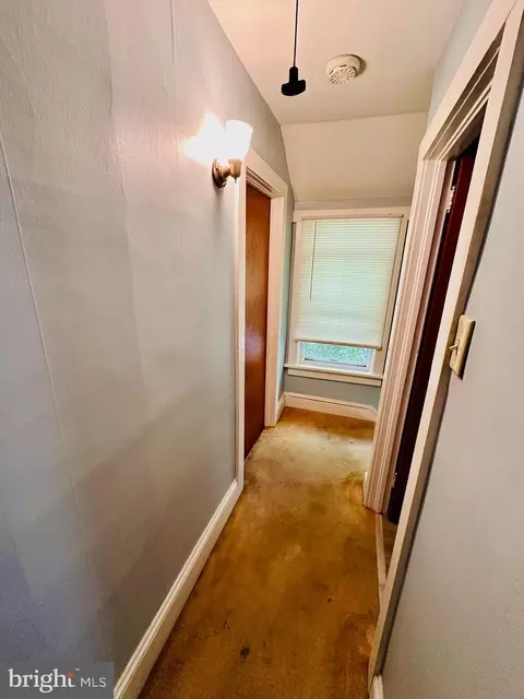 Entry Way - 19 Indian Spring Rd, Clementon, NJ 08021 photo 3 of 5