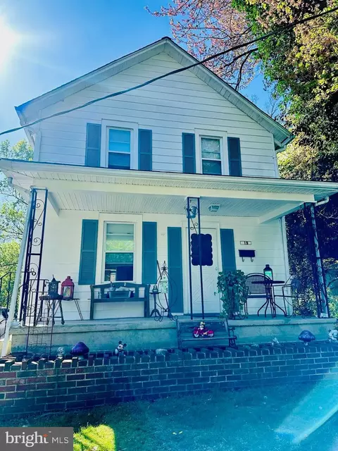 Exterior - 19 Indian Spring Rd, Clementon, NJ 08021 photo 9 of 17