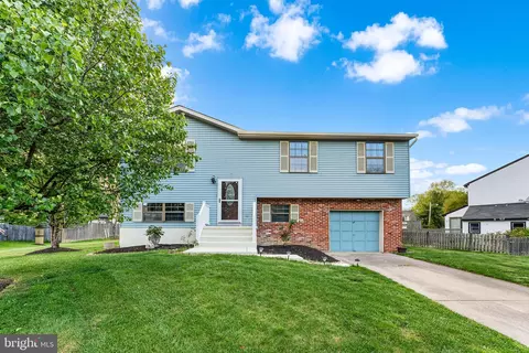 17 Cumberland Dr, Voorhees, NJ 08043