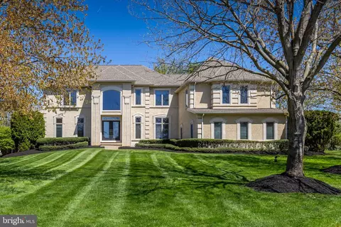 2 Galloping Hill Rd, Cherry Hill, NJ 08003