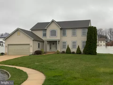 4 Slate Ct, Erial, NJ 08081
