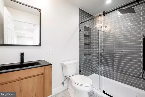 Bath - 1000 Wayne Rd, Haddonfield, NJ 08033 photo 5 of 8