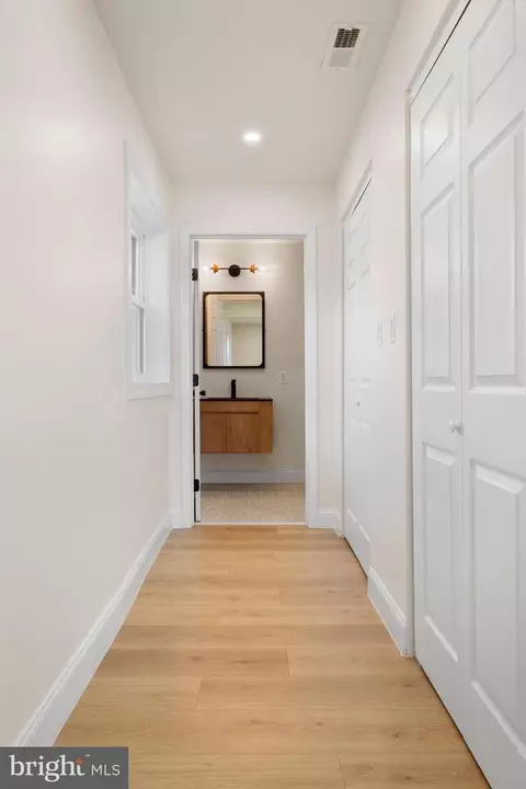 Entry Way - 1000 Wayne Rd, Haddonfield, NJ 08033 photo 2 of 3