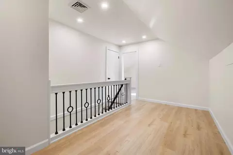 Entry Way - 1000 Wayne Rd, Haddonfield, NJ 08033 photo 1 of 3