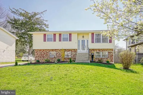 996 Clements Bridge Rd, Barrington, NJ 08007