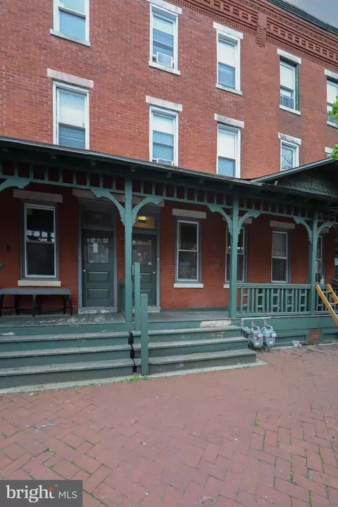 622 B Berkley St, Camden, NJ 08103